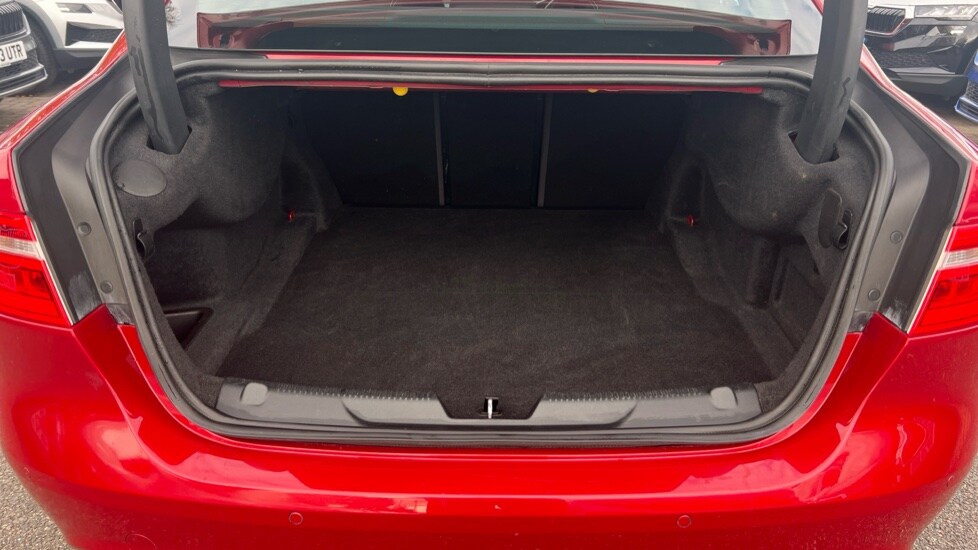 Used Jaguar XE 2017 for sale - 76556831: Photo 15