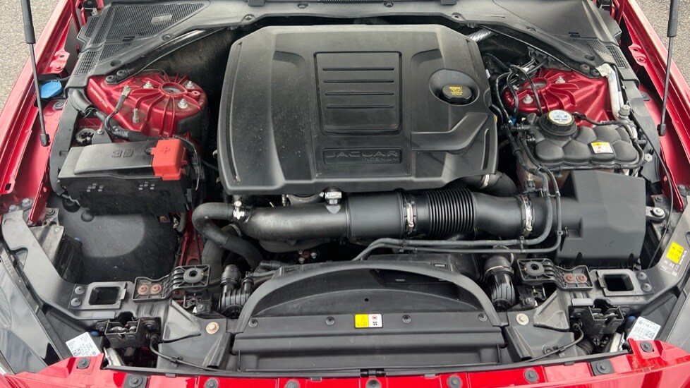 Used Jaguar XE 2017 for sale - 76556831: Photo 16