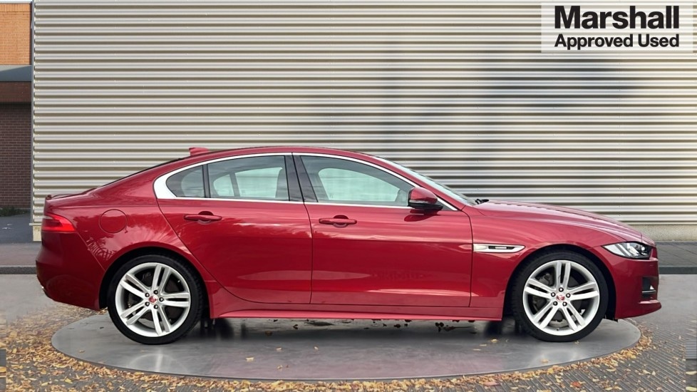 Used Jaguar XE 2017 for sale - 76556831: Photo 2