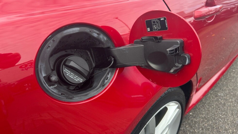 Used Jaguar XE 2017 for sale - 76556831: Photo 21