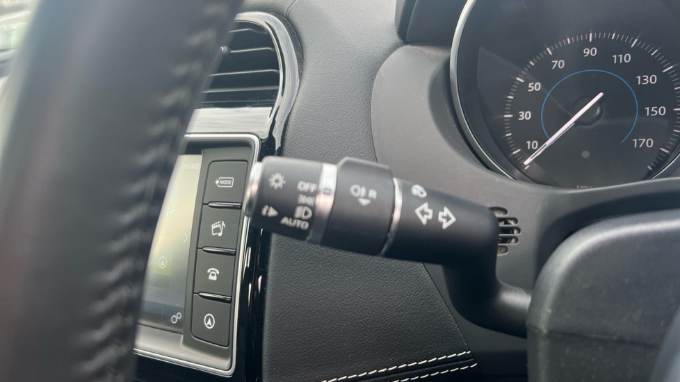 Used Jaguar XE 2017 for sale - 76556831: Photo 25