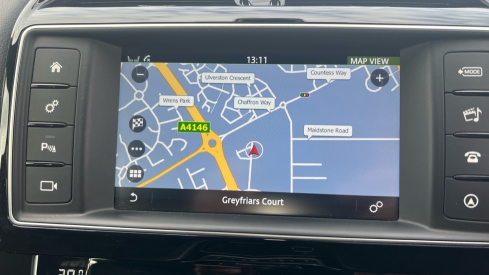 Used Jaguar XE 2017 for sale - 76556831: Photo 27