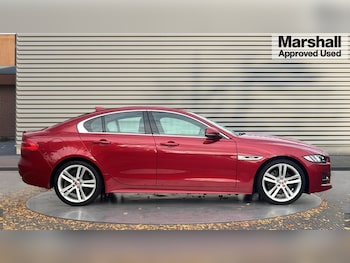Used Jaguar XE 2017 for sale - 76556831: Photo