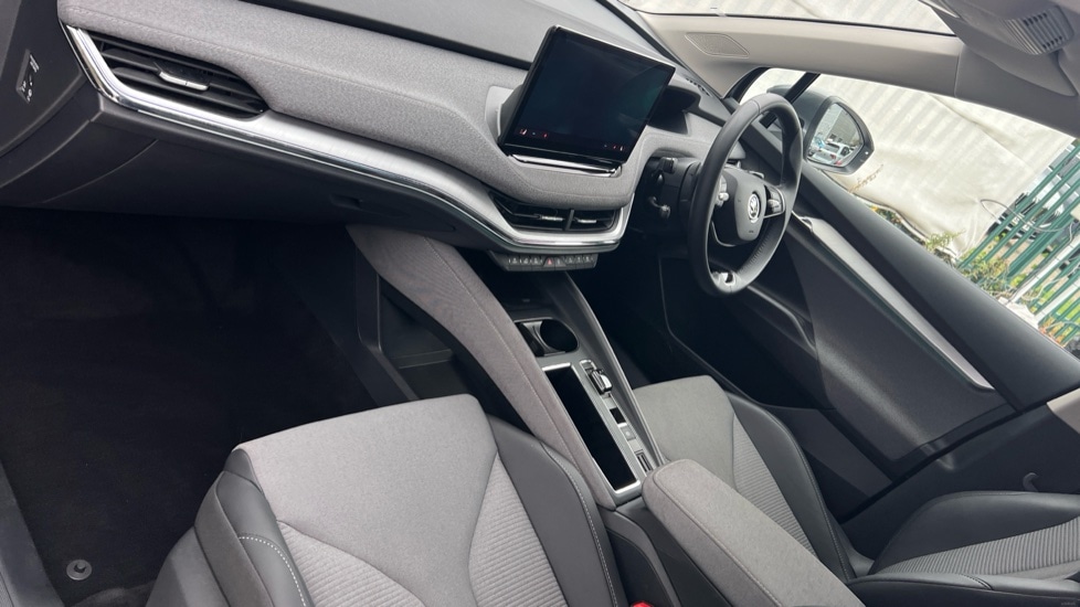 Used Skoda Enyaq 2024 for sale - 76044485: Photo 2