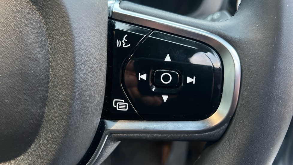 Used Volvo XC60 2023 for sale - 76593620: Photo 22