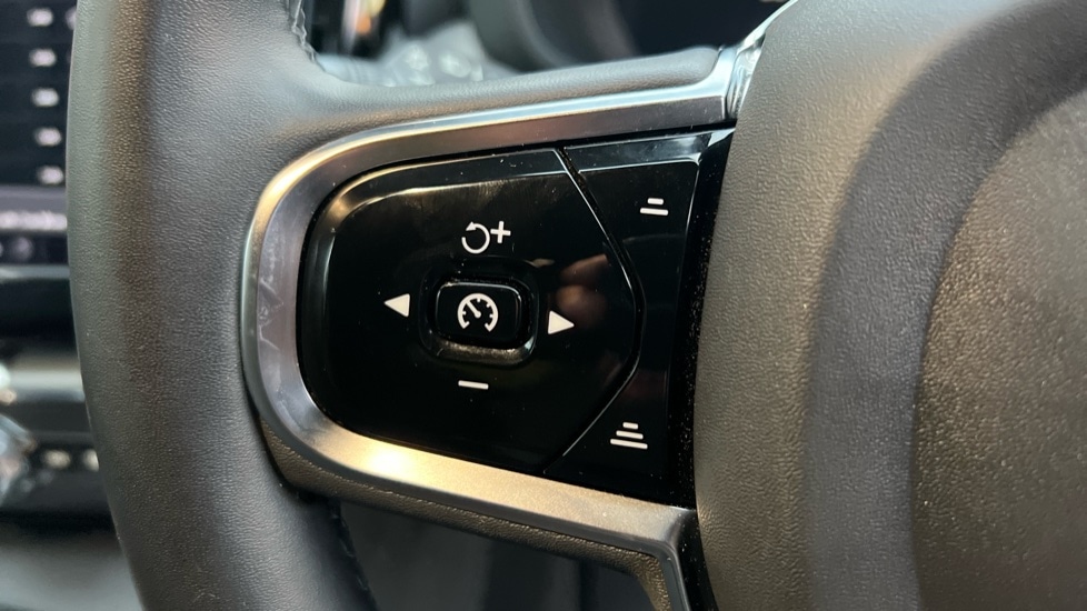 Used Volvo XC60 2023 for sale - 76593620: Photo 23