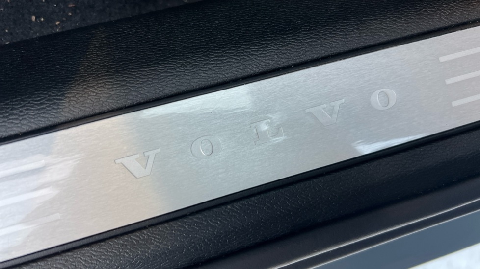 Used Volvo XC60 2023 for sale - 76593620: Photo 36