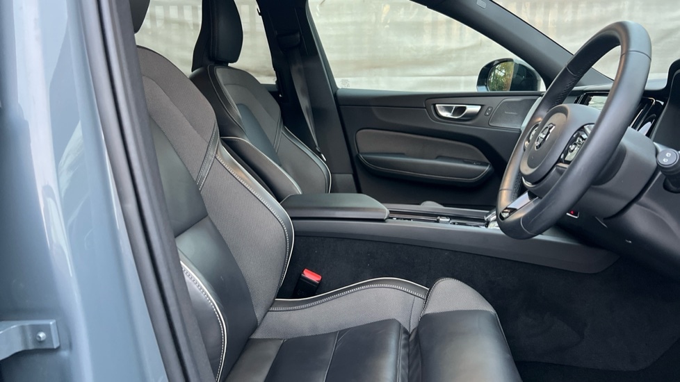 Used Volvo XC60 2023 for sale - 76593620: Photo 48