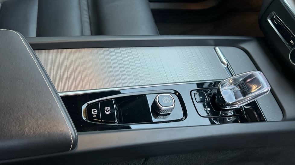 Used Volvo XC60 2023 for sale - 76593620: Photo 49