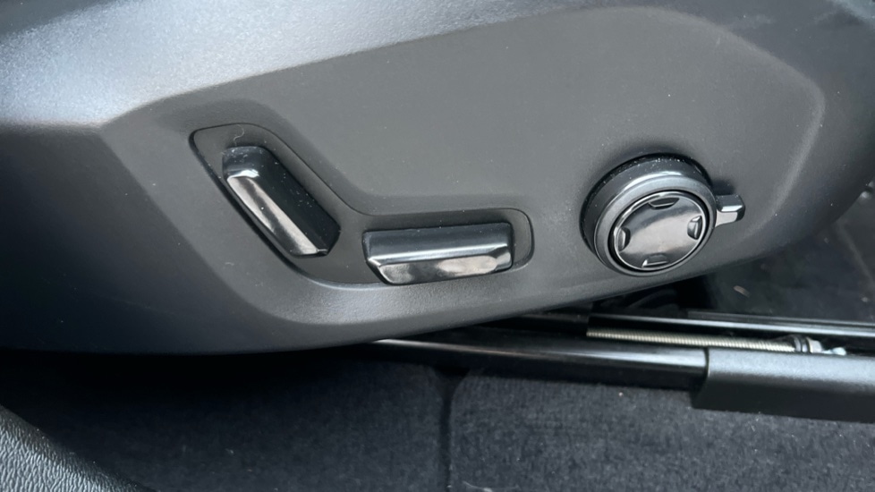 Used Volvo XC60 2023 for sale - 76593620: Photo 50