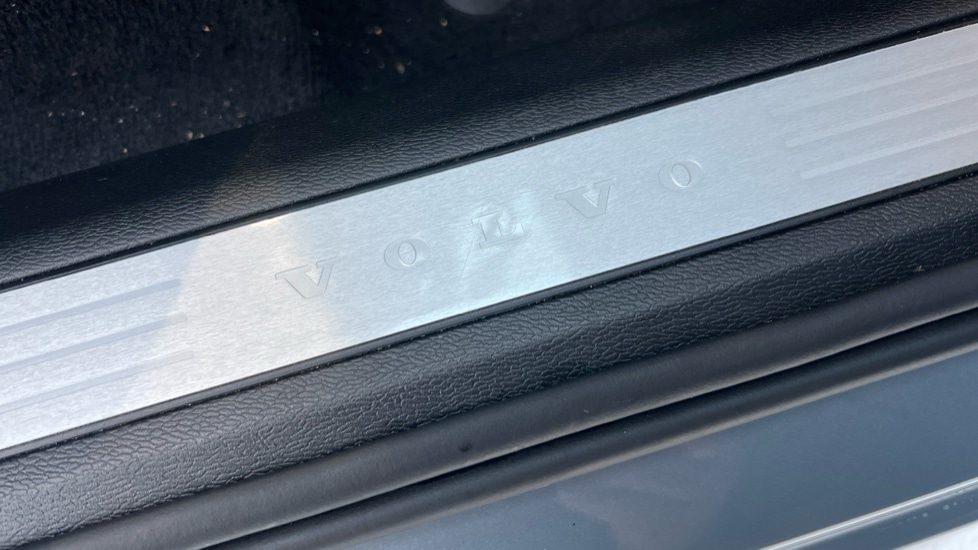 Used Volvo XC60 2023 for sale - 76593620: Photo 51