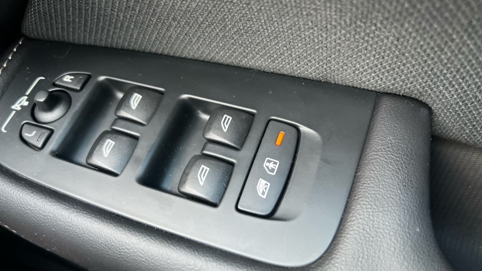 Used Volvo XC60 2023 for sale - 76593620: Photo 72