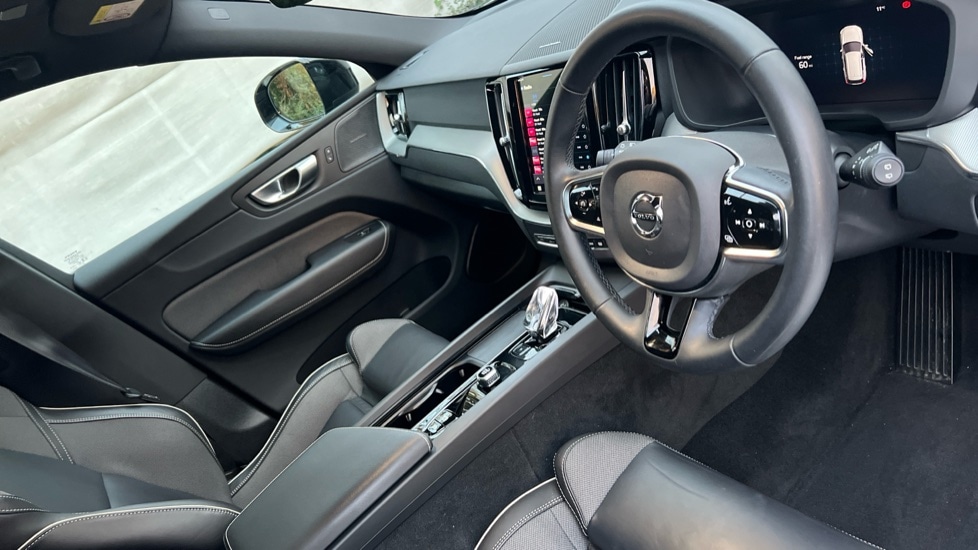 Used Volvo XC60 2023 for sale - 76593620: Photo 9