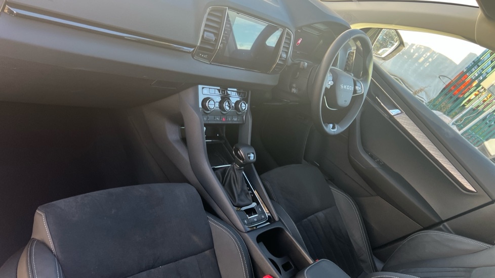 Used Skoda Karoq 2025 for sale - 76873706: Photo 2