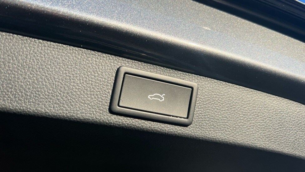 Used Skoda Karoq 2025 for sale - 76873706: Photo 32