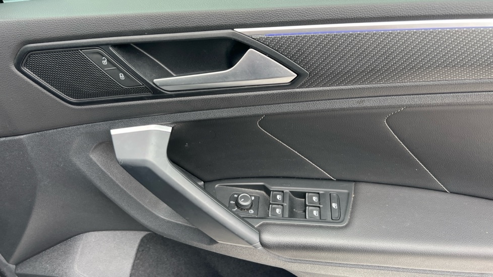 Used Volkswagen Tiguan 2021 for sale - 76580107: Photo 30