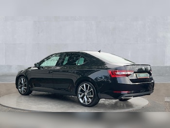 Used Skoda Superb 2019 for sale - 75468060: Photo