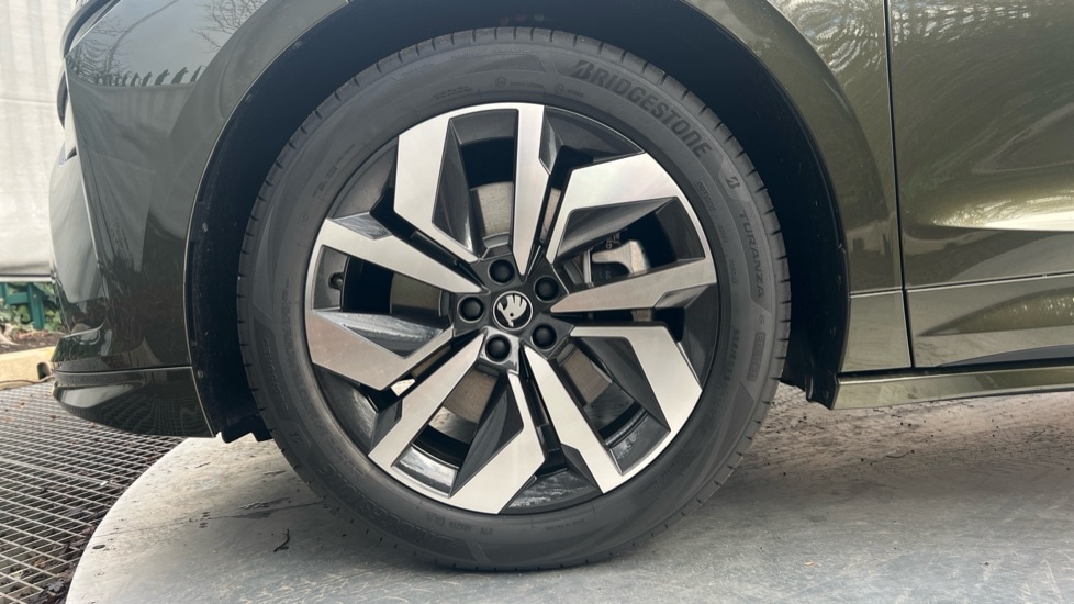 Used Skoda Enyaq 2025 for sale - 76948460: Photo 18