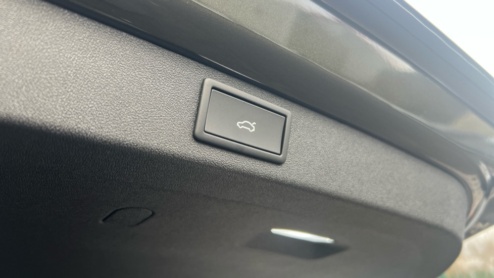 Used Skoda Enyaq 2025 for sale - 76948460: Photo 32