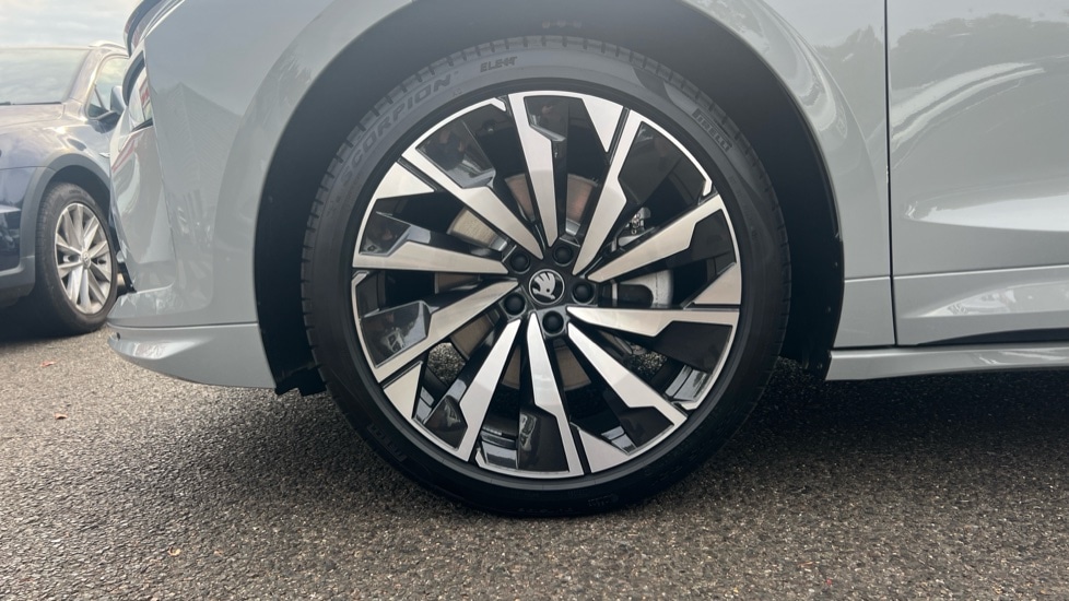 Used Skoda Enyaq 2025 for sale - 76350829: Photo 18