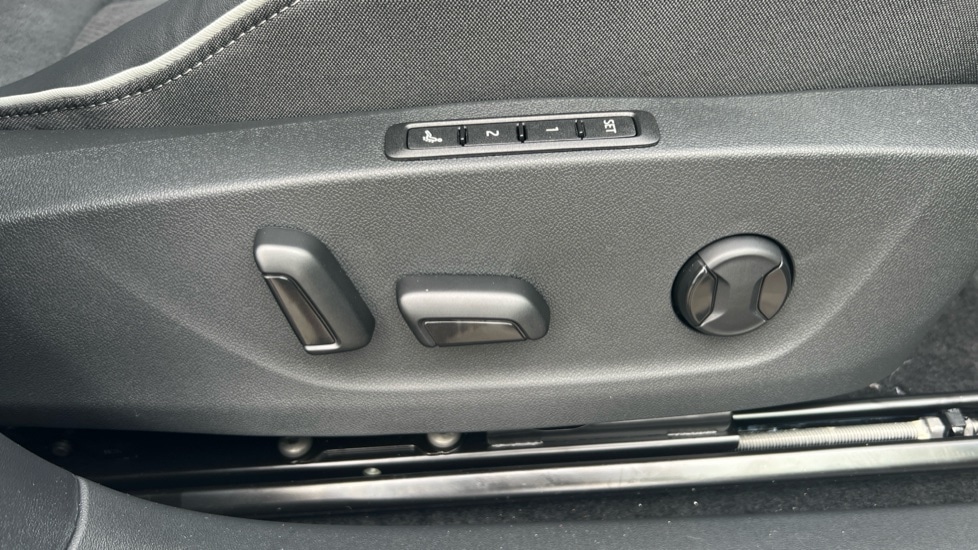 Used Skoda Enyaq 2025 for sale - 76350829: Photo 47