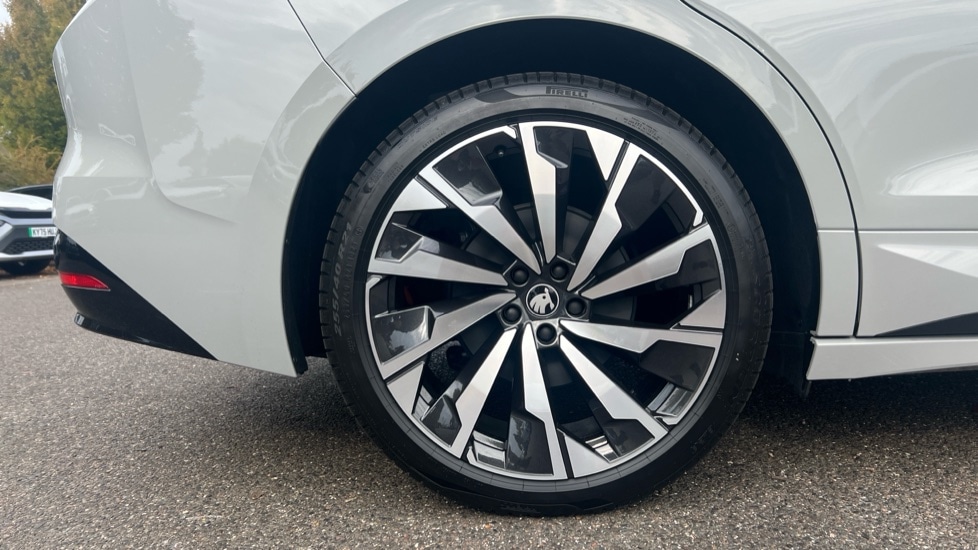 Used Skoda Enyaq 2025 for sale - 76350829: Photo 5