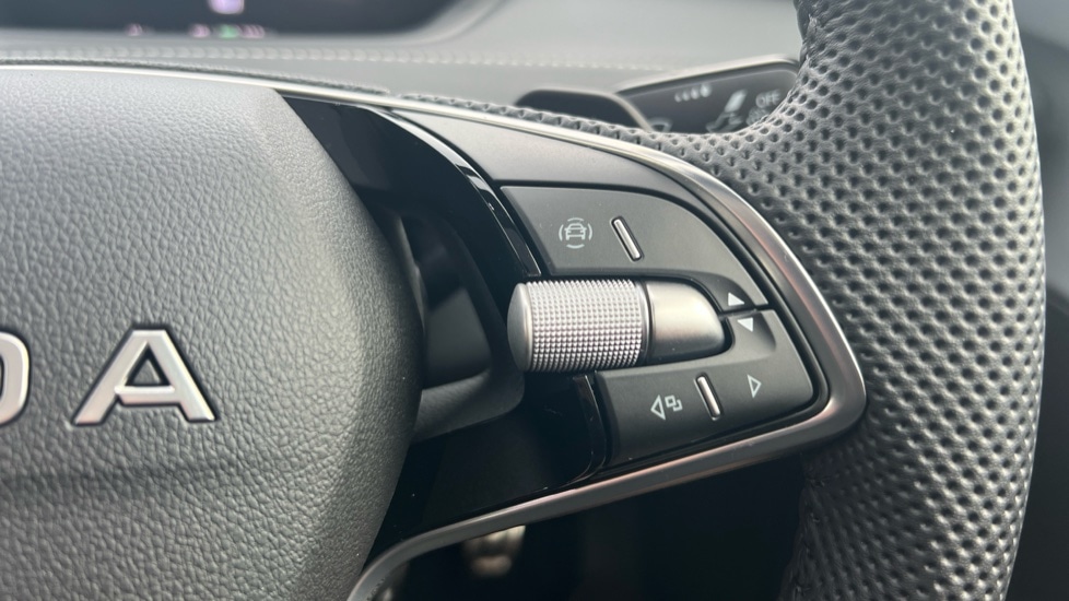 Used Skoda Enyaq 2025 for sale - 76350829: Photo 60