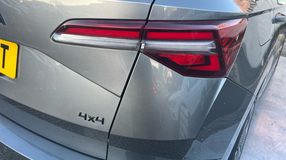 Used Skoda Karoq 2022 for sale - 76652587: Photo 62