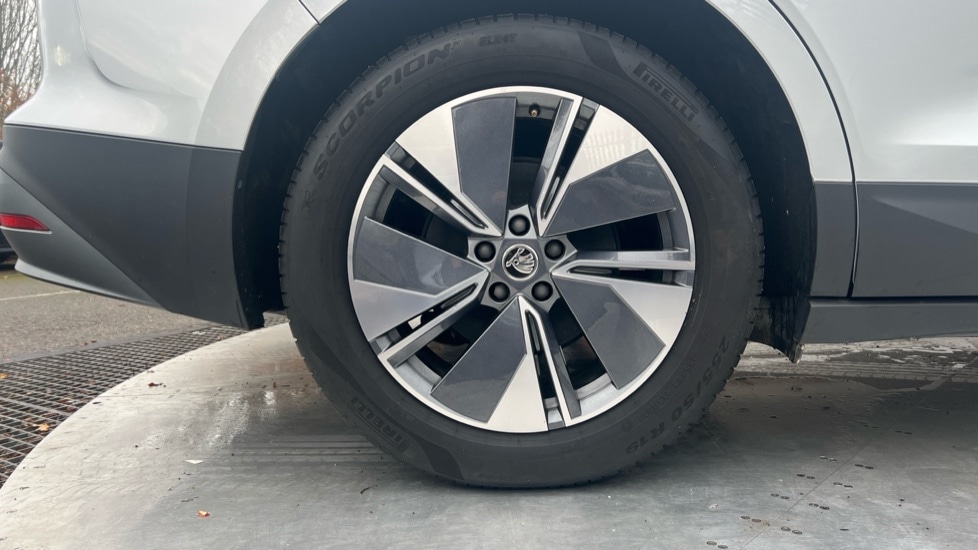 Used Skoda Enyaq 2025 for sale - 76873018: Photo 5