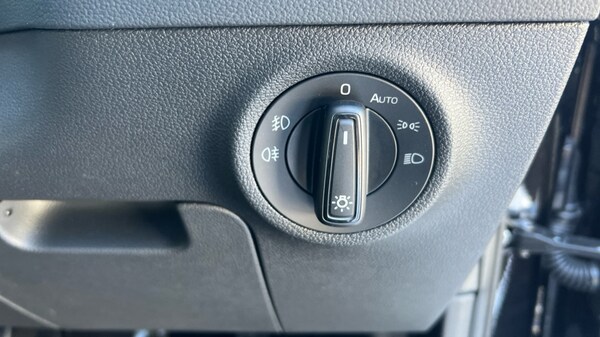 Used Skoda Karoq 2025 for sale - 75467682: Photo 41