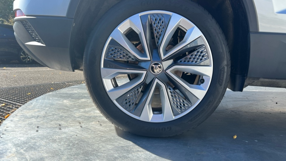 Used Skoda Karoq 2024 for sale - 76870515: Photo 5