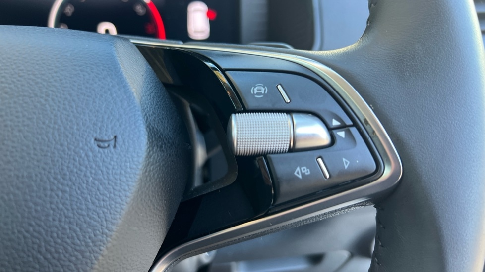 Used Skoda Karoq 2024 for sale - 76870515: Photo 61