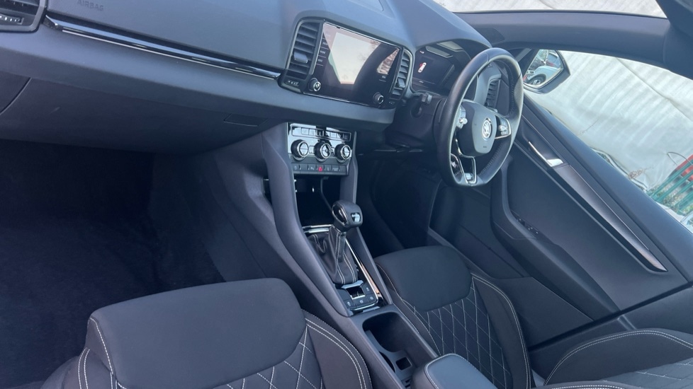 Used Skoda Karoq 2022 for sale - 76872543: Photo 2