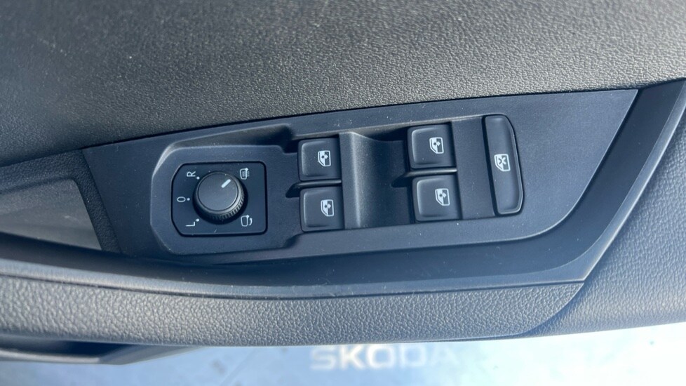 Used Skoda Karoq 2022 for sale - 76872543: Photo 40