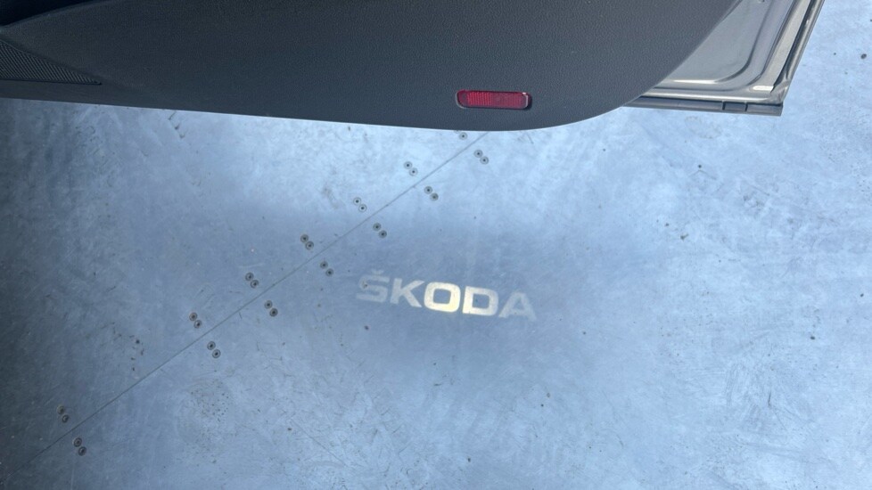 Used Skoda Karoq 2022 for sale - 76872543: Photo 42