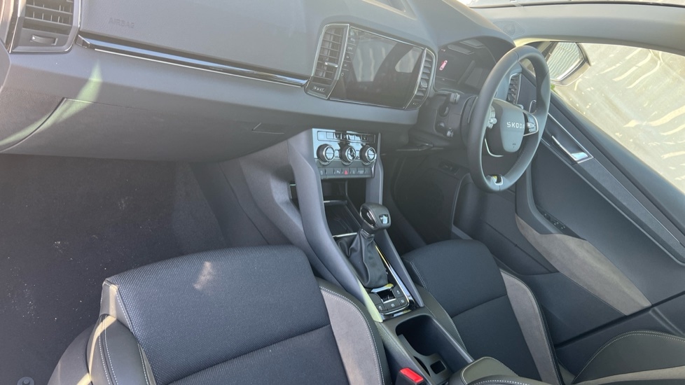 Used Skoda Karoq 2025 for sale - 76869433: Photo 2