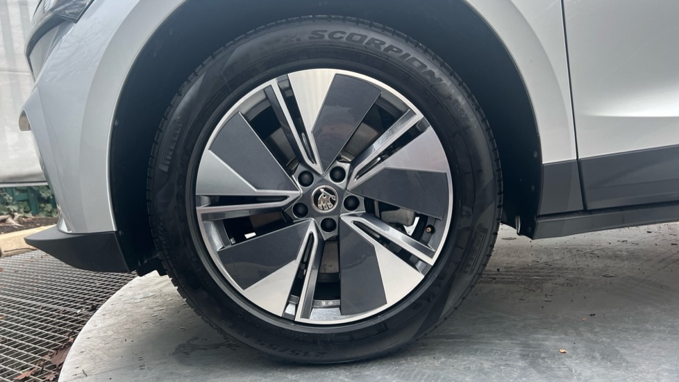 Used Skoda Enyaq 2025 for sale - 76872969: Photo 18