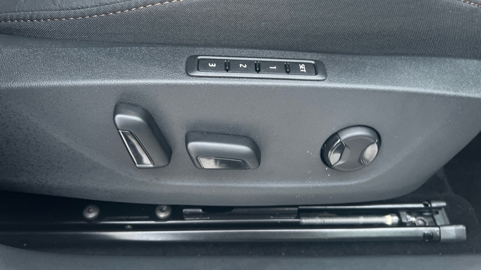 Used Skoda Enyaq 2025 for sale - 76872969: Photo 49