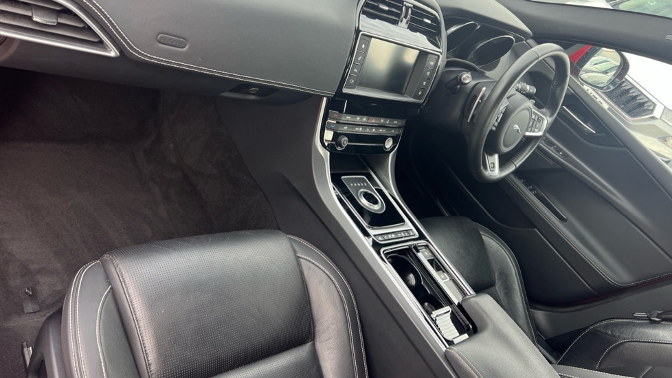 Used Jaguar XE 2017 for sale - 76501575: Photo 10