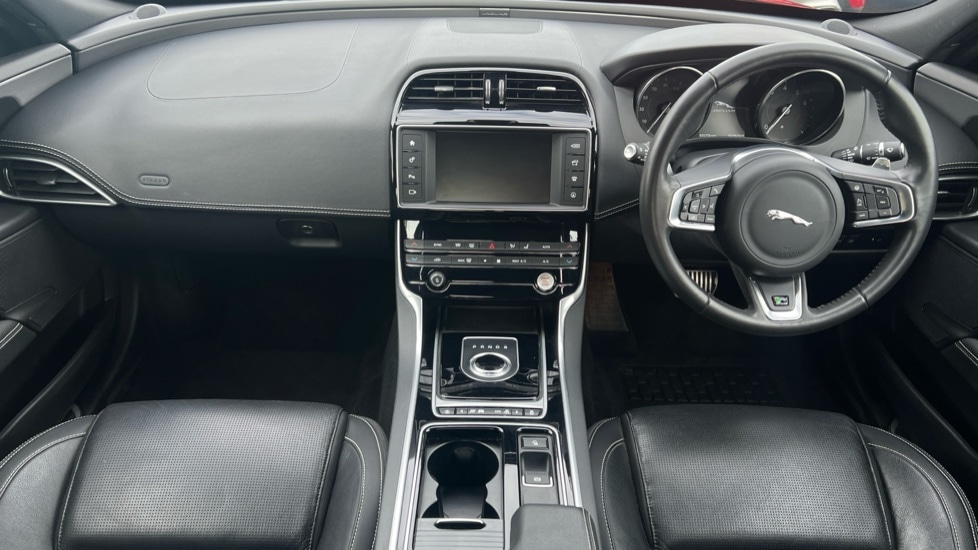 Used Jaguar XE 2017 for sale - 76501575: Photo 11