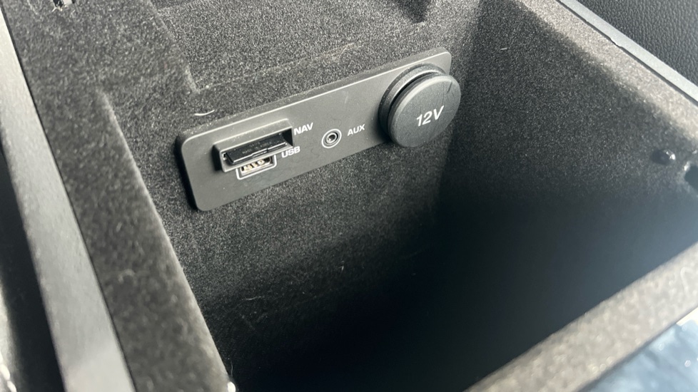 Used Jaguar XE 2017 for sale - 76501575: Photo 52