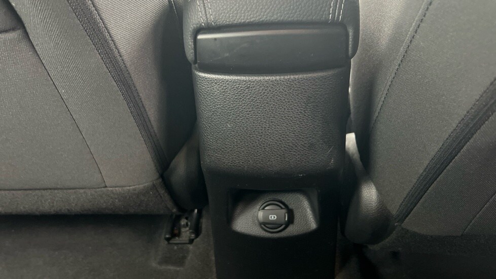 Used Kia Stonic 2019 for sale - 76321904: Photo 34