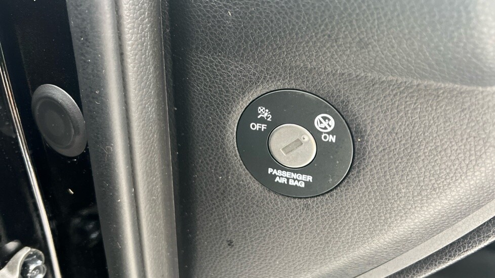 Used Kia Stonic 2019 for sale - 76321904: Photo 39