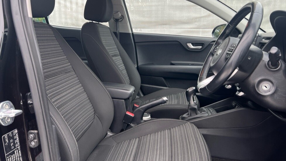 Used Kia Stonic 2019 for sale - 76321904: Photo 40