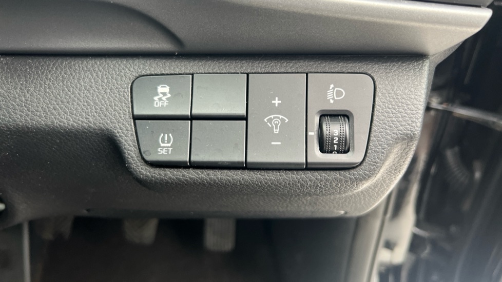 Used Kia Stonic 2019 for sale - 76321904: Photo 42