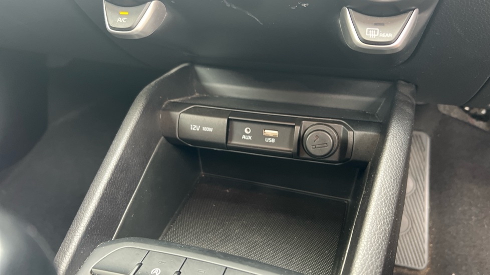 Used Kia Stonic 2019 for sale - 76321904: Photo 56