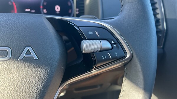 Used Skoda Karoq 2025 for sale - 75467509: Photo 55