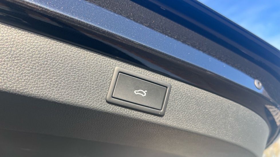 Used Skoda Karoq 2025 for sale - 76874049: Photo 32