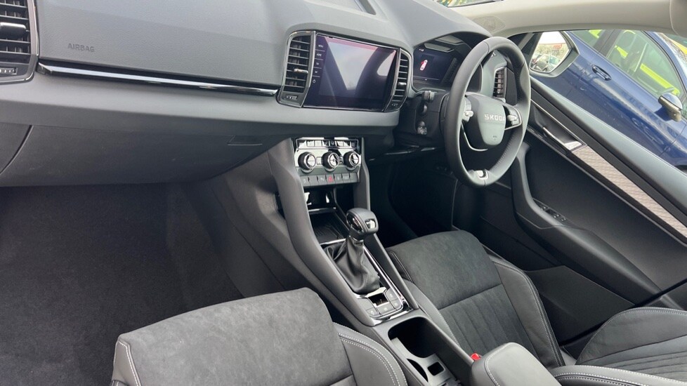Used Skoda Karoq 2025 for sale - 76130791: Photo 2