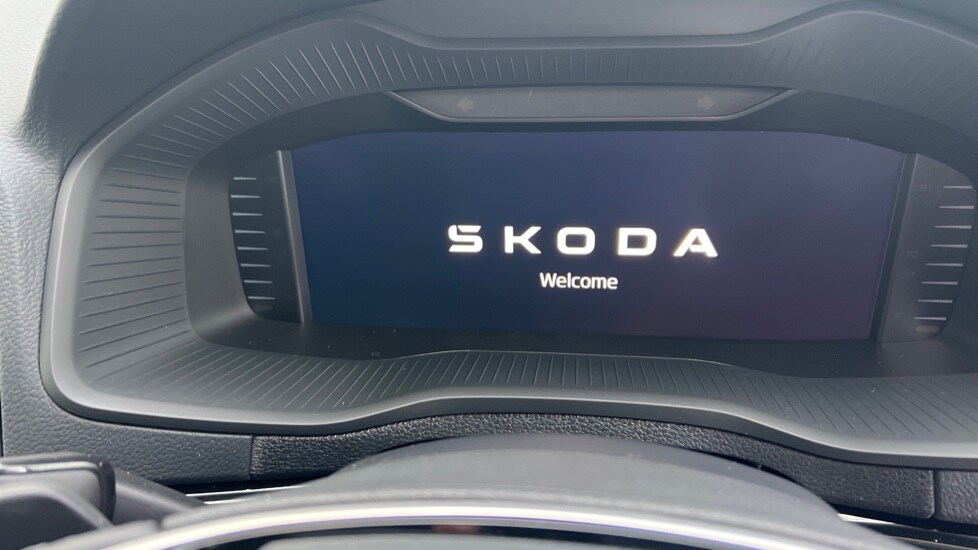 Used Skoda Karoq 2025 for sale - 76130791: Photo 41